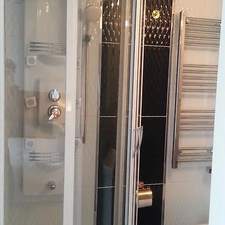 Alsancak Hotel *
