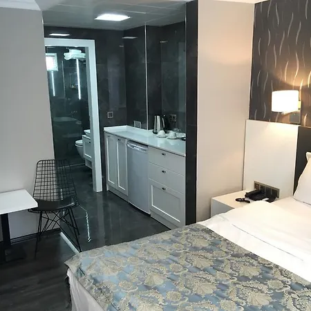 Hotel Alsancak *